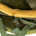 Casque M1 Vietnam LZ X-RAY - Vue de l'intérieur et son bouton pression pour la fixiation de la jugulaire du casque lourd