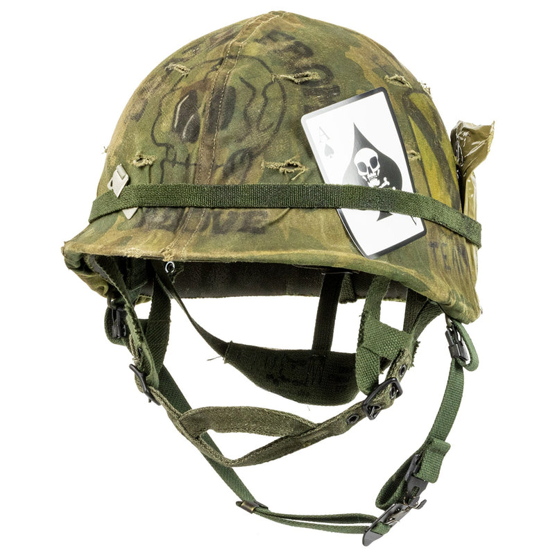 Casque M1 Vietnam LZ X-RAY - Vue de 3/4 avant avec ses accessoires
