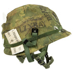 Casque M1 Vietnam LZ X-RAY - Vue de profil droit et son papier toilette en reproduction