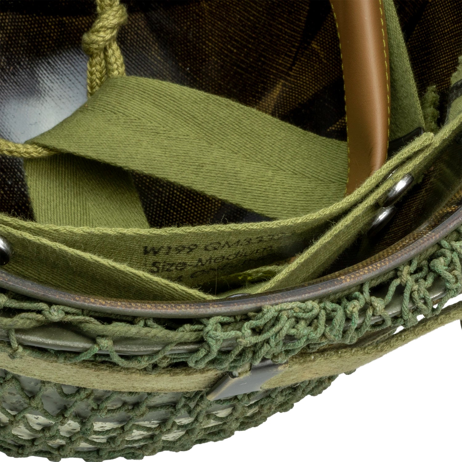 Casque complet parachutiste version M1-C Market Garden de NCO du 506th PIR de la 101st Abn vue en gros plan du neckband