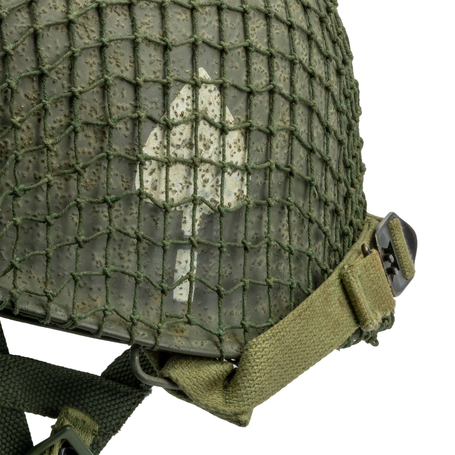 Casque complet parachutiste version M1-C Market Garden de NCO du 506th PIR de la 101st Abn gros plan de l'insigne.