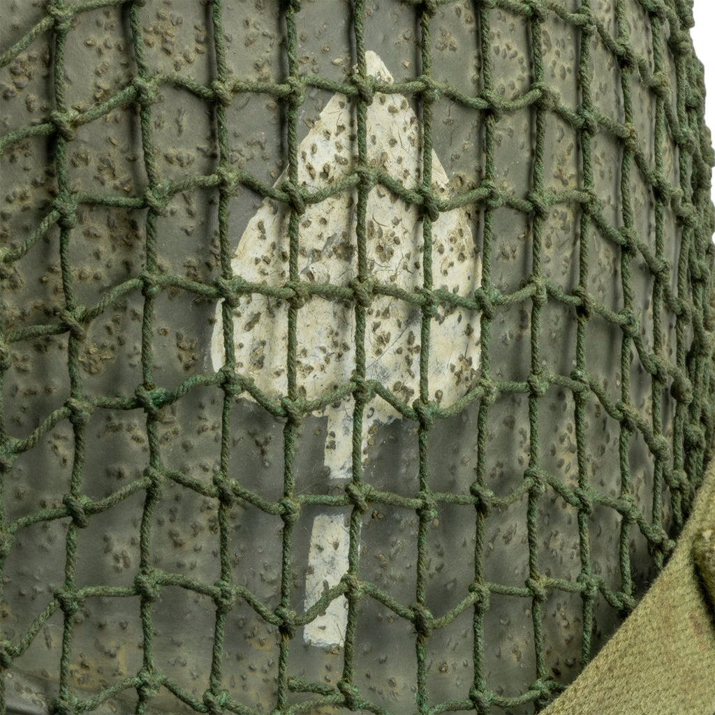 Casque complet parachutiste version M1-C Market Garden de NCO du 506th PIR de la 101st Abn vue de l'insigne