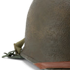 Gros plan de la texture du casque complet parachutiste M1-C original avec sa coque McCord 884C et son liner Westinghouse, marquage 506th PIR 2nd bn NCO