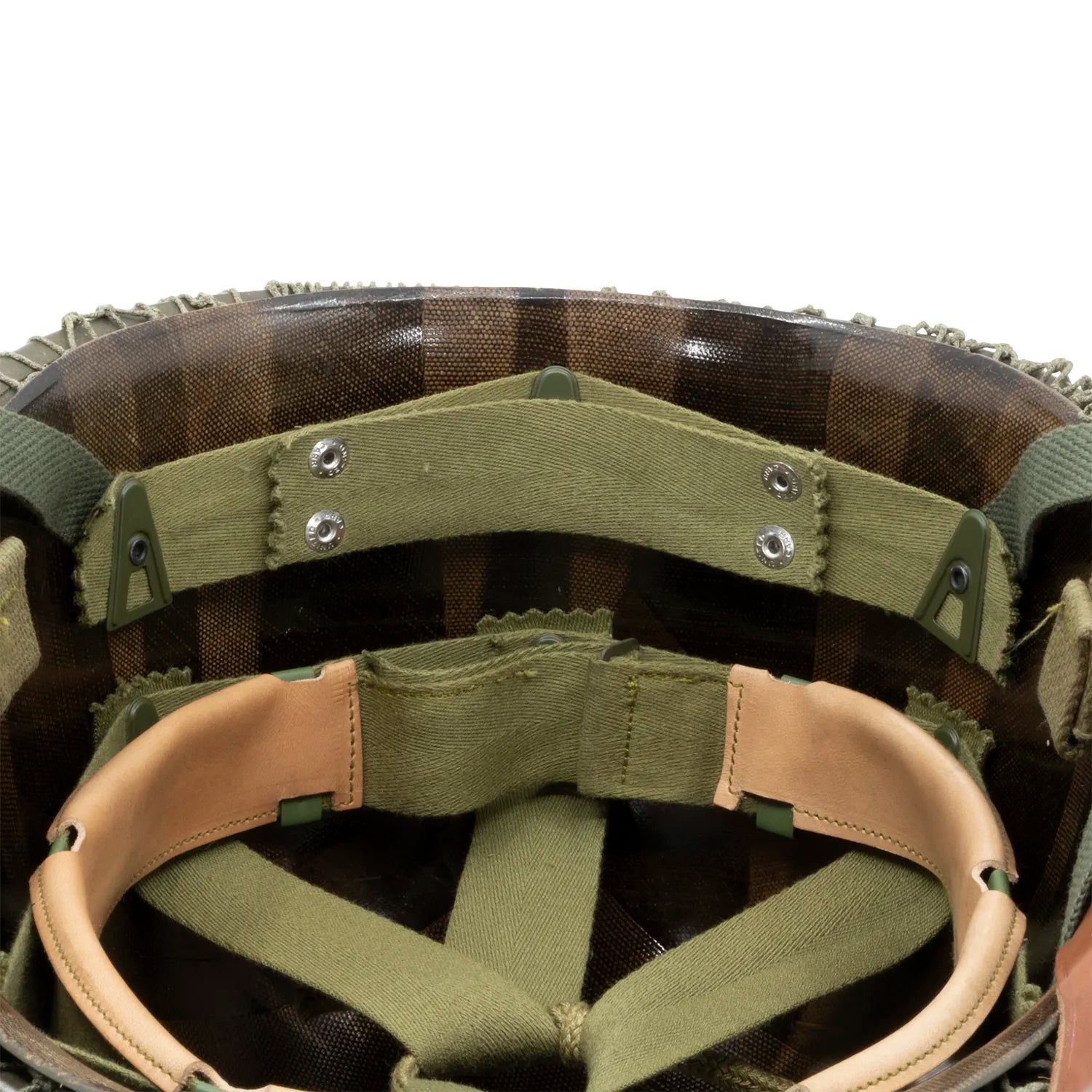 Vue arrière intérieure du liner du casque complet parachutiste M1-C original avec sa coque McCord 884C et son liner Westinghouse, marquage 506th PIR 2nd bn NCO.