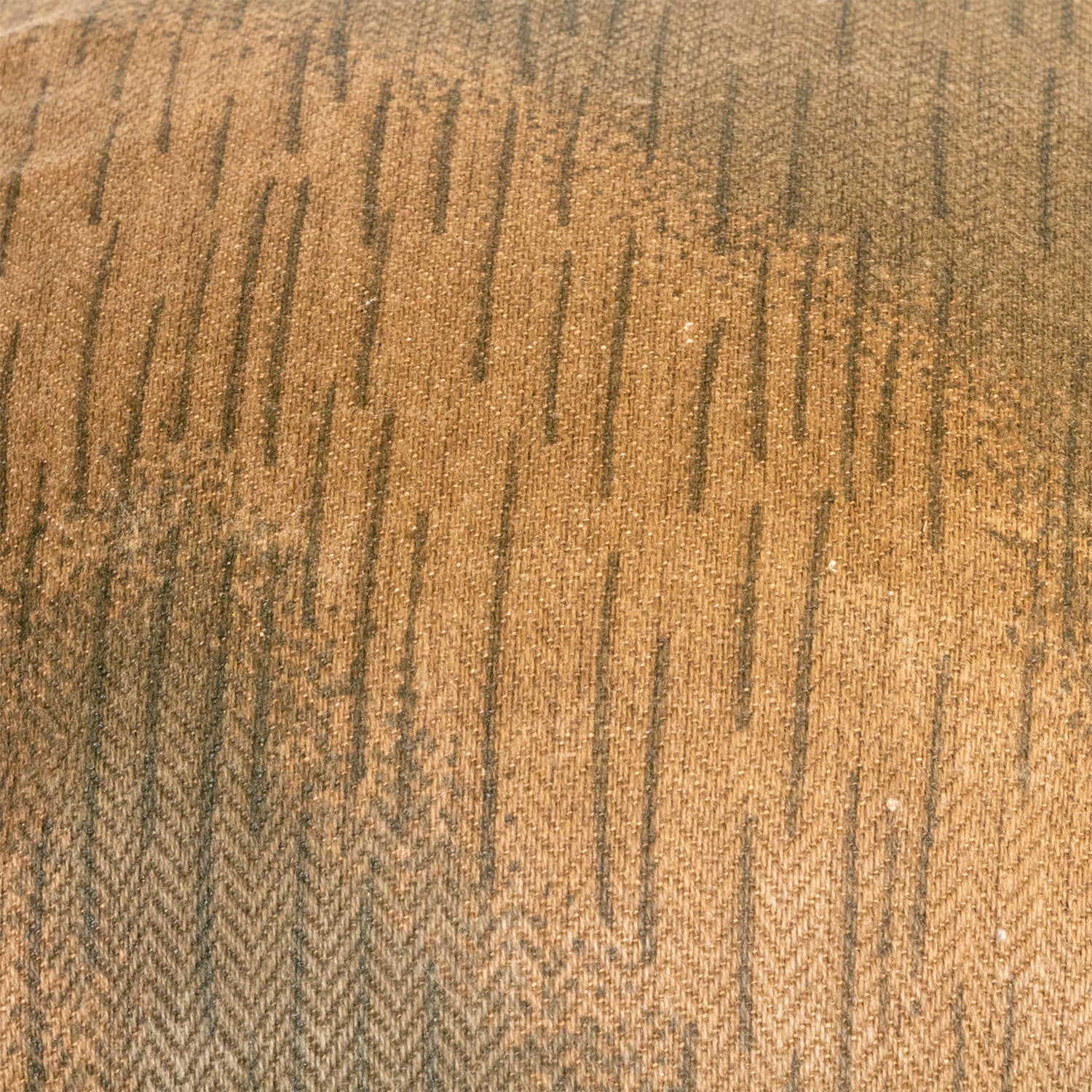 Couvre-Casque Stahlhelm Camouflage Sumpftarn gros plan du camouflage et des motifs