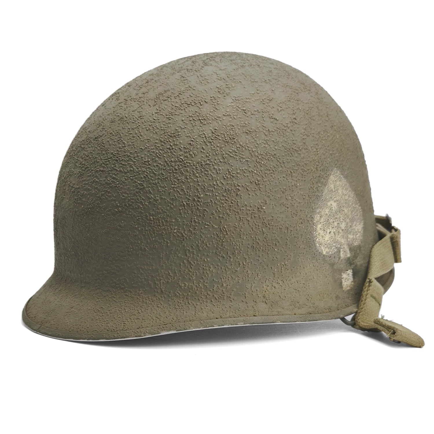 Coque de casque version parachutiste 506th PIR percée vue de 3/4 avavnt.