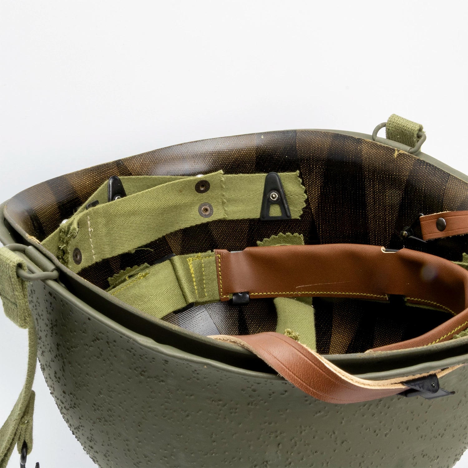 Casque Complet Infanterie McCord 1052G - Liner CAPAC vue en gros plan du support de neckband.