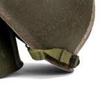 Casque Complet Infanterie - Original McCord 501A gros plan de la jugulaire de casque lourd