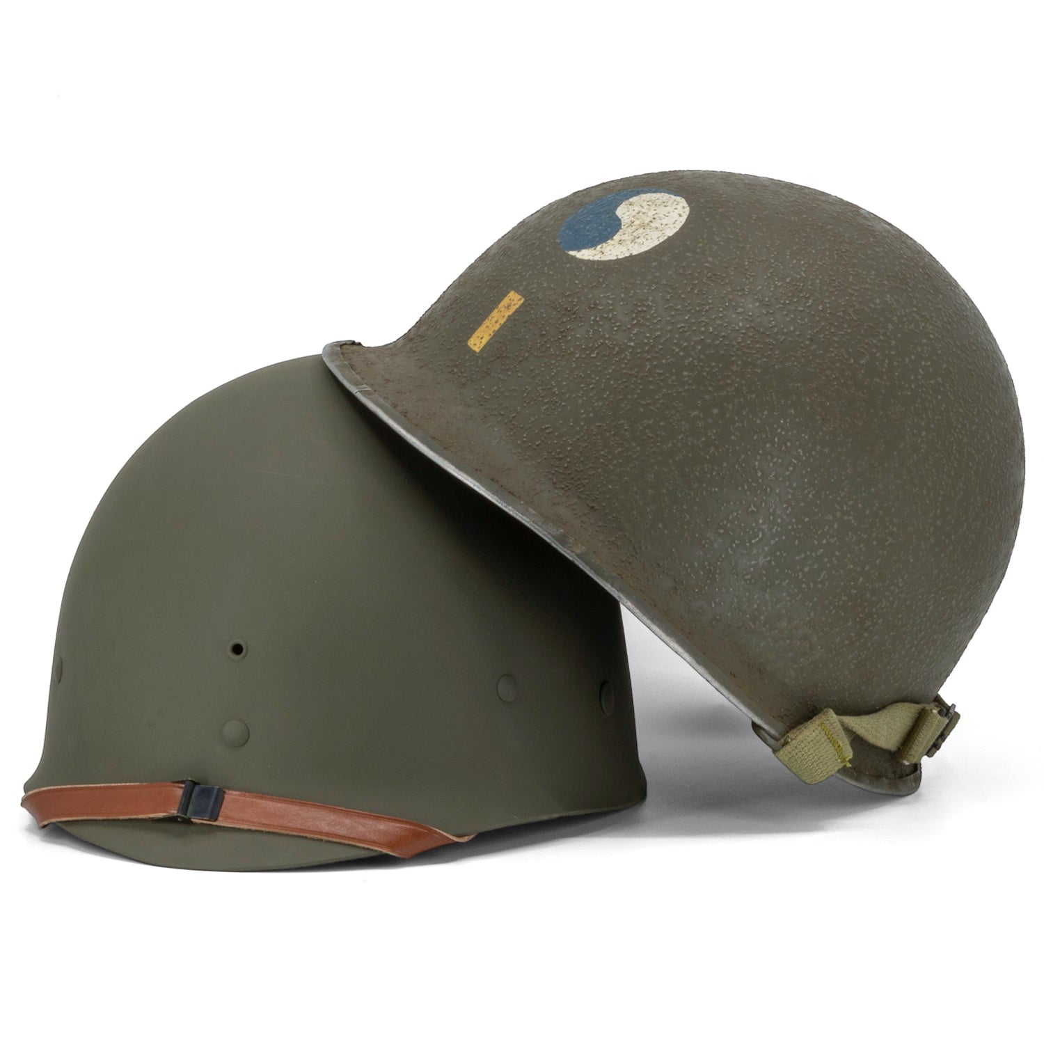 Casque Complet Infanterie Original Schlueter et liner Firestone version 29th ID 2nd Lieutenant Battle Battered coque posé sur le liner.