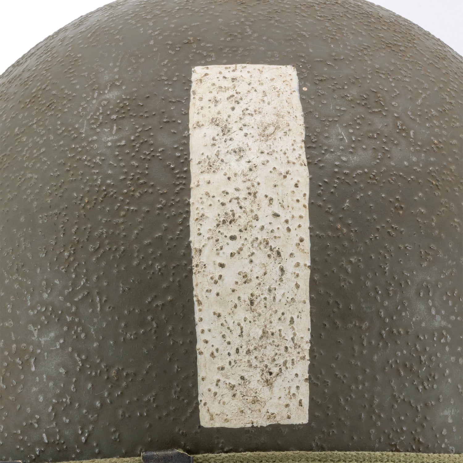 Casque Complet Infanterie Original Schlueter et liner Firestone version 29th ID 2nd Lieutenant Battle Battered gros plan de la barre arrière de CO