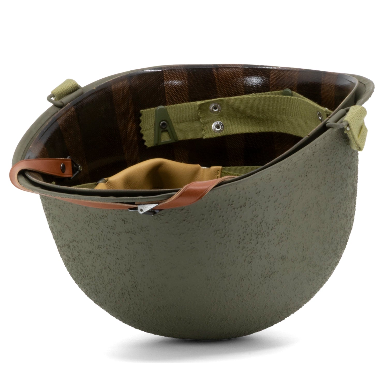 Casque Complet Infanterie Schlueter 90A - Liner Westinghouse posé au sol de 3/4 avant.