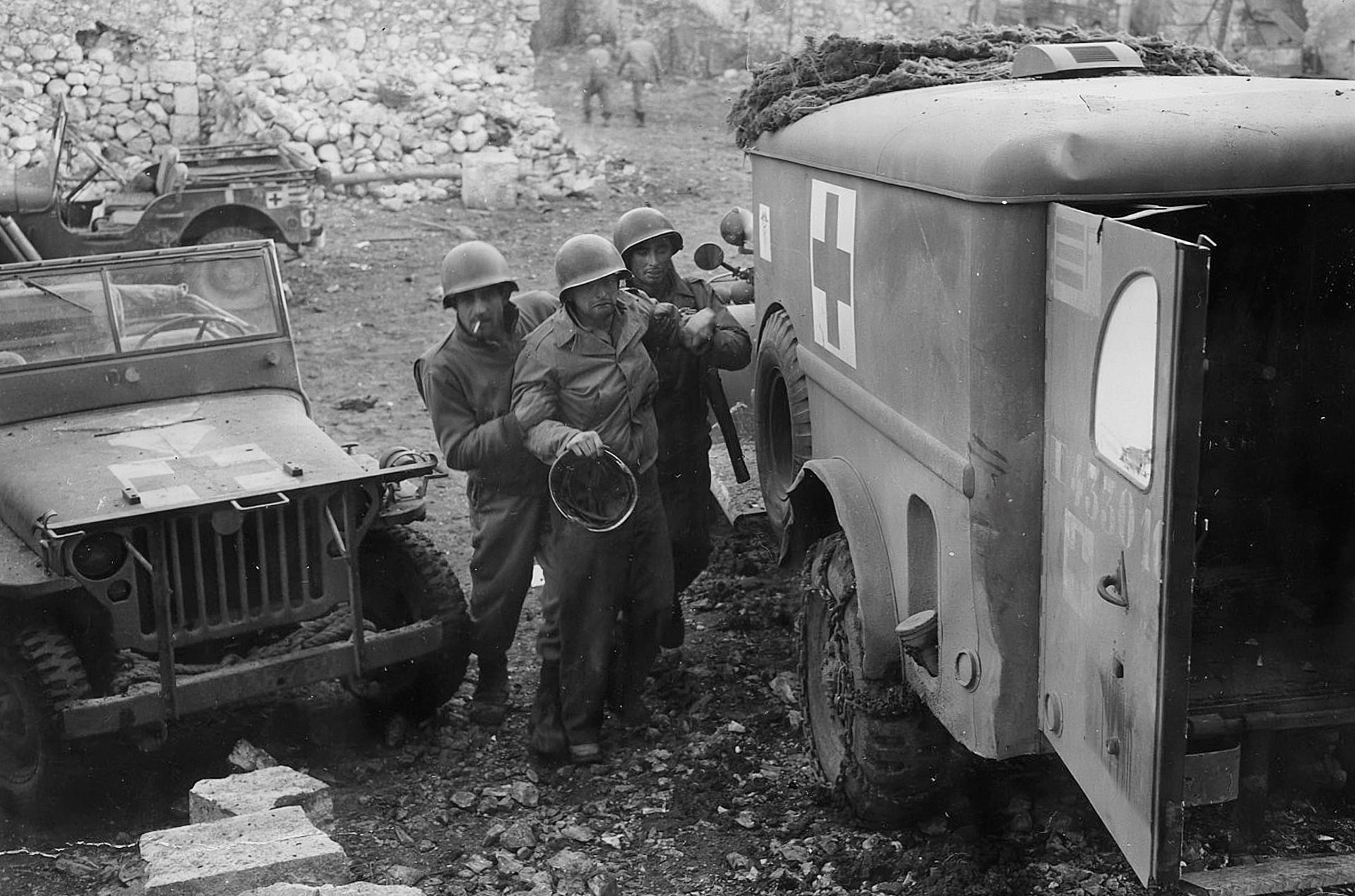 Image Ambiance Casque Complet Infanterie McCord 780C