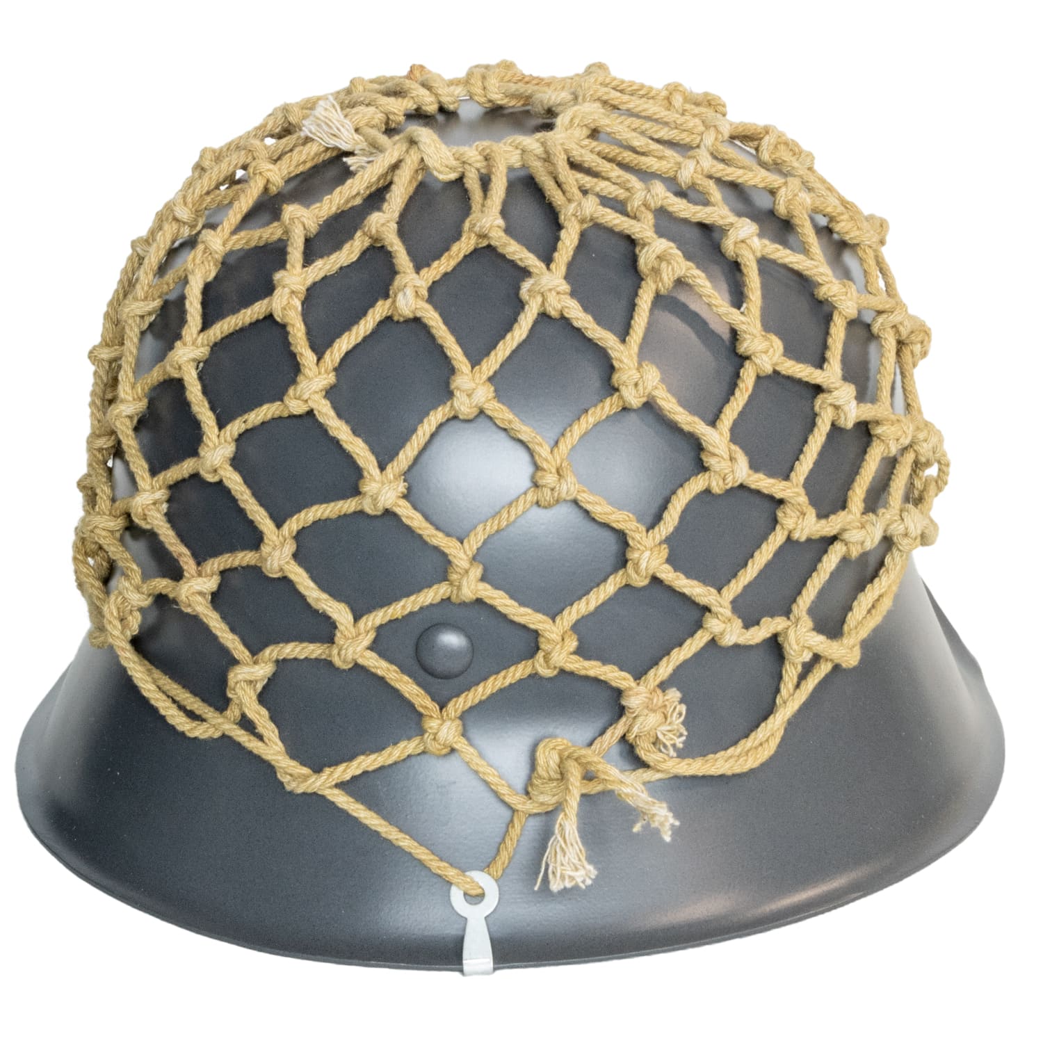 Filet pour casque allemand Stahlhelm vue monté sur un casque allemand vue arrière