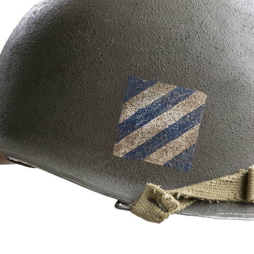 Gros plan de l'insigne du casque complet Battle Battered 3rd ID