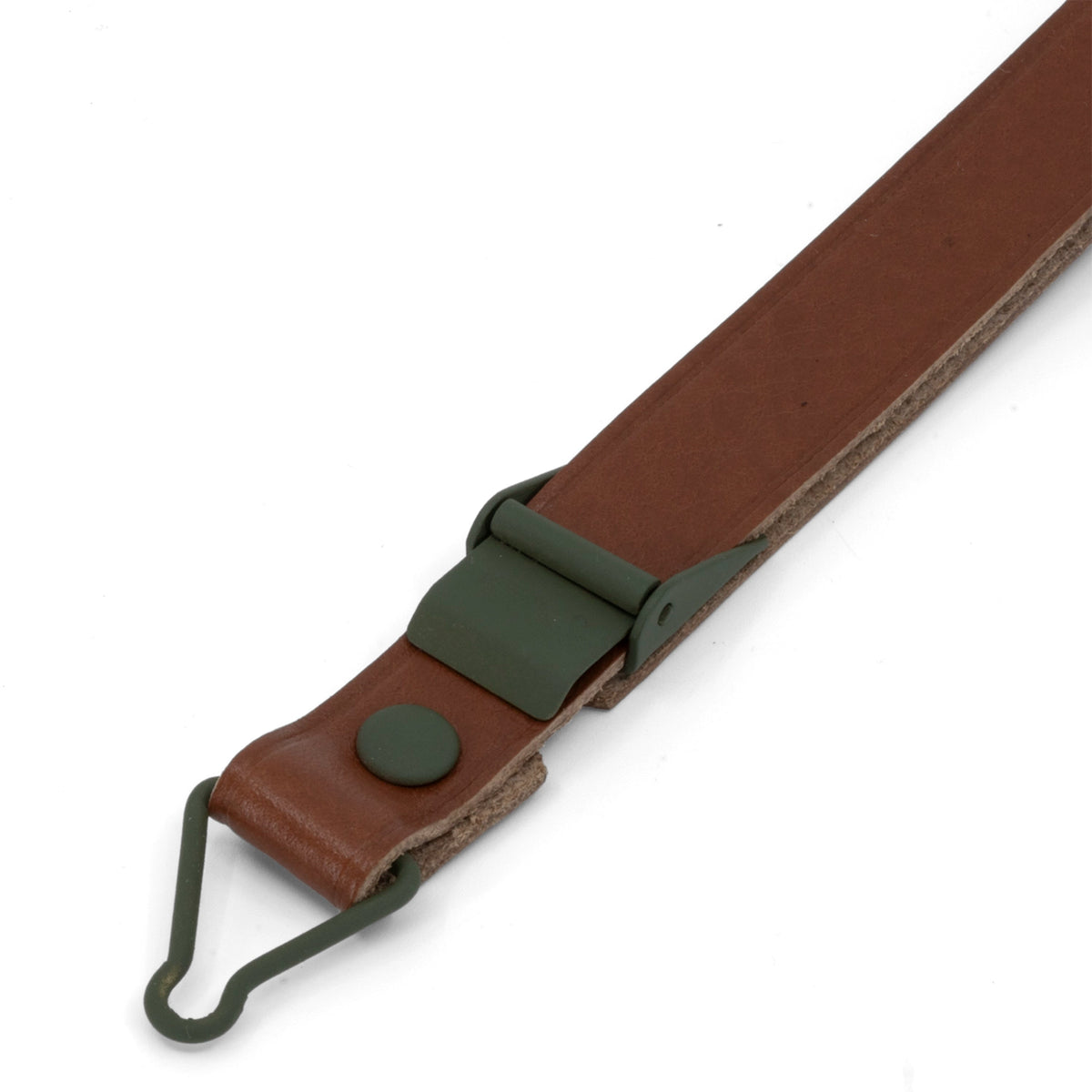 Gros plan de la boucle à came de la jugulaire de liner US M1 à boucles vertes et son marquage United Carr.