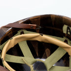 Liner Fibre type US M1 vue de l'attache de la jugulaire en cuir.