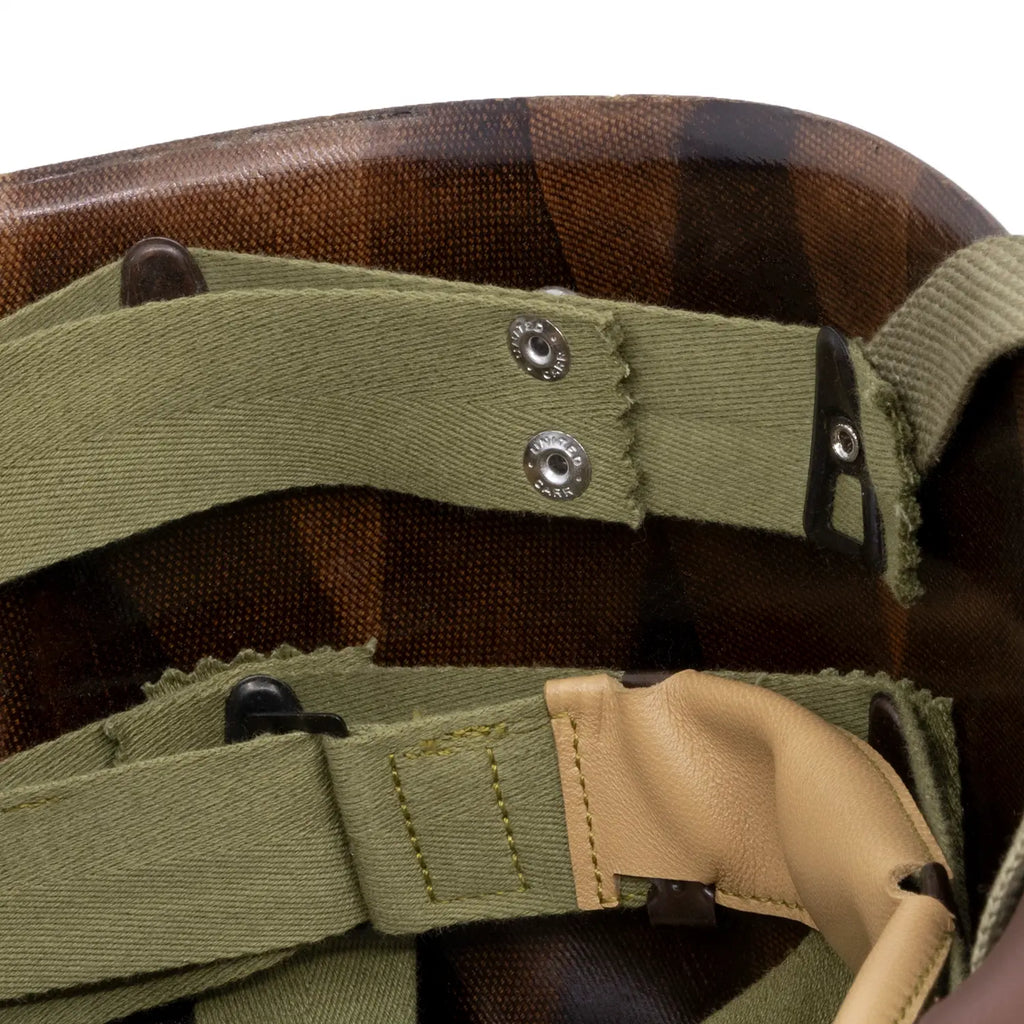 Liner US M1 fibre parachutiste vue en gros plan du neckband et ses pressions United Carr