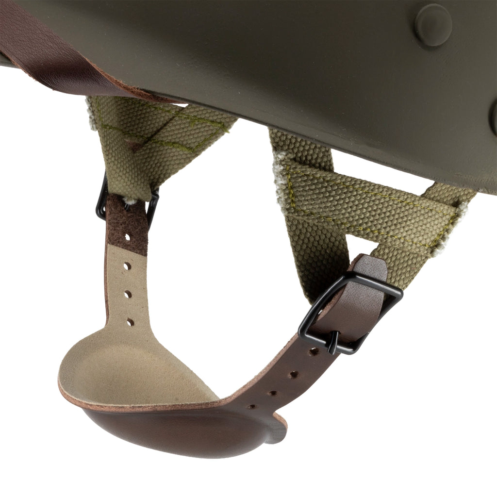 Gros plan de la mentonnière en cuir pour liner US M1 Parachutiste montée sur les A Yokes Inland_Mon Casque M1