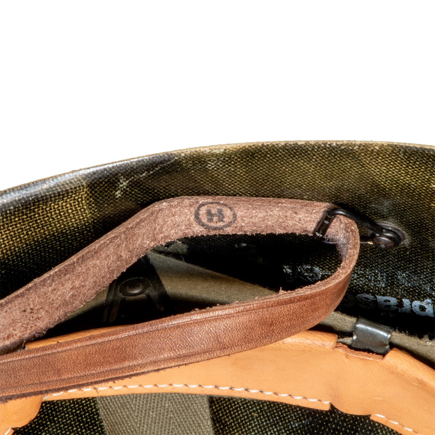 Casque Complet M1 pattes fixes Battle Battrered 2nd Infantry Division gros plan du tampon de la jugulaire de sous casque