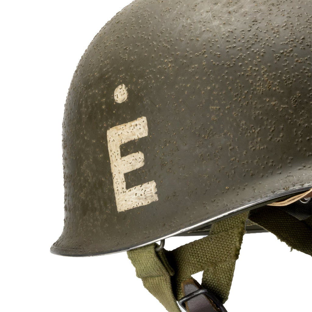 Gros plan insigne E "Battle Battered" 326th Engineer Bn Major Hugh A. Mozley