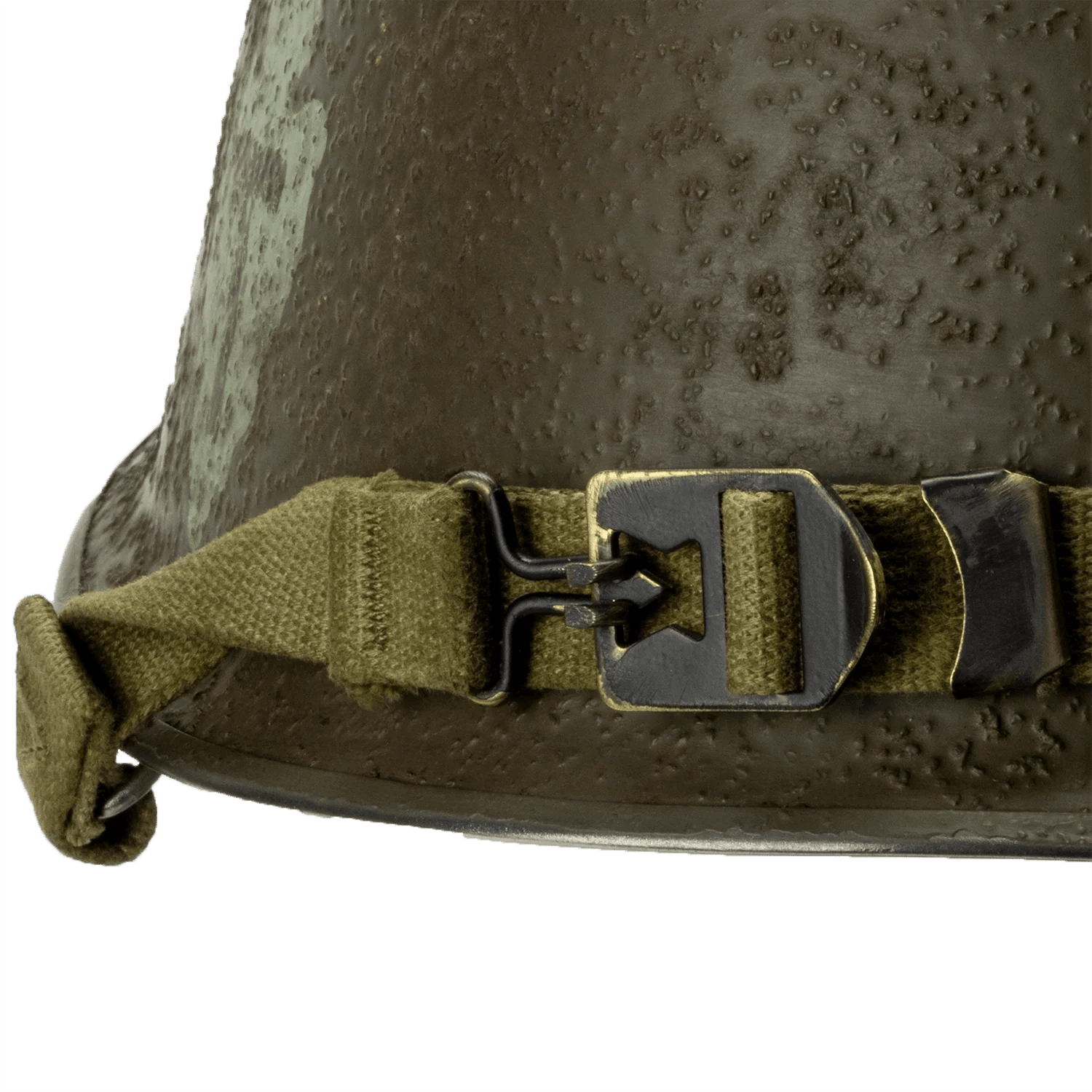 Coque de casque US M1 Battle Battered 36th Infantry Division vue en gros plan de la jugulaire de casque lourd