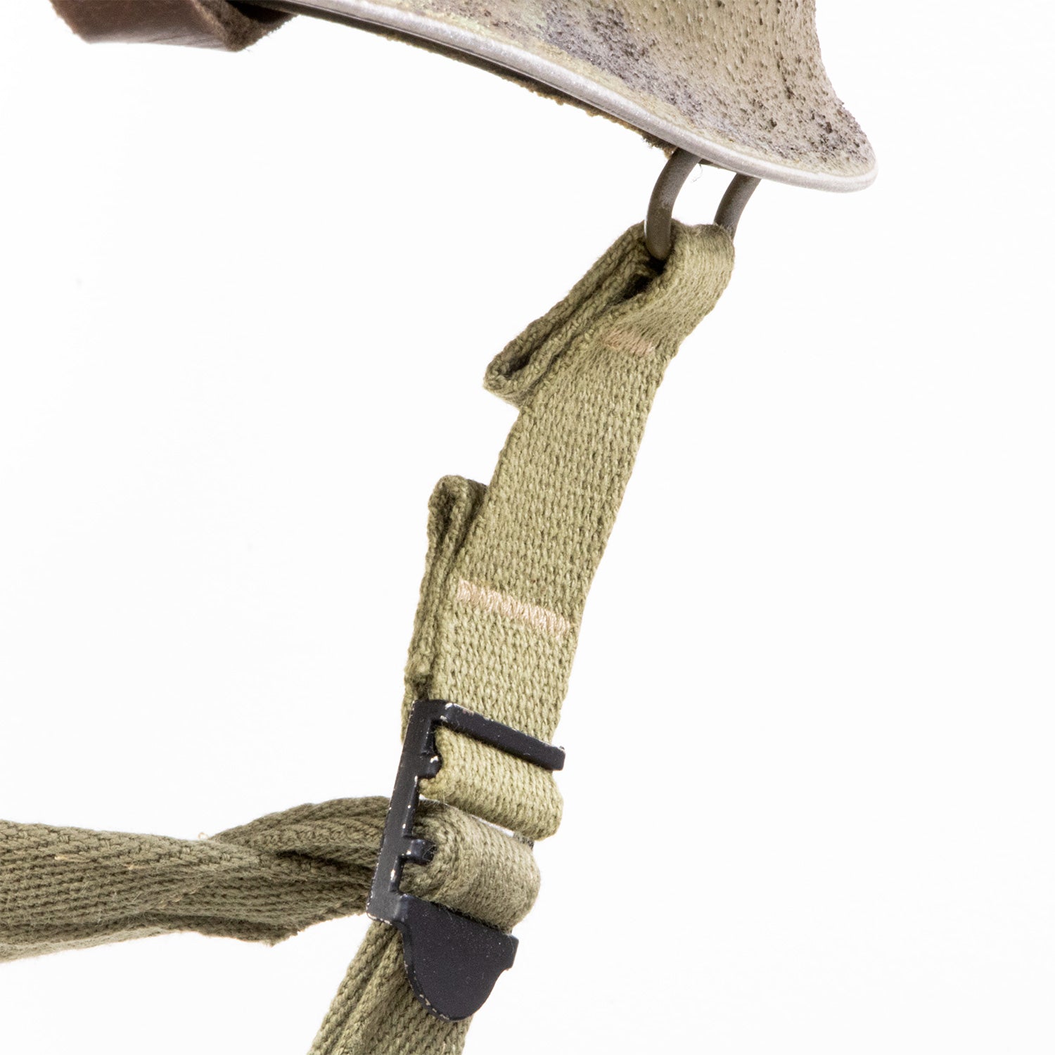 Casque Complet Battle Battered 517th PCRT vue gros plan de la jugulaire 1