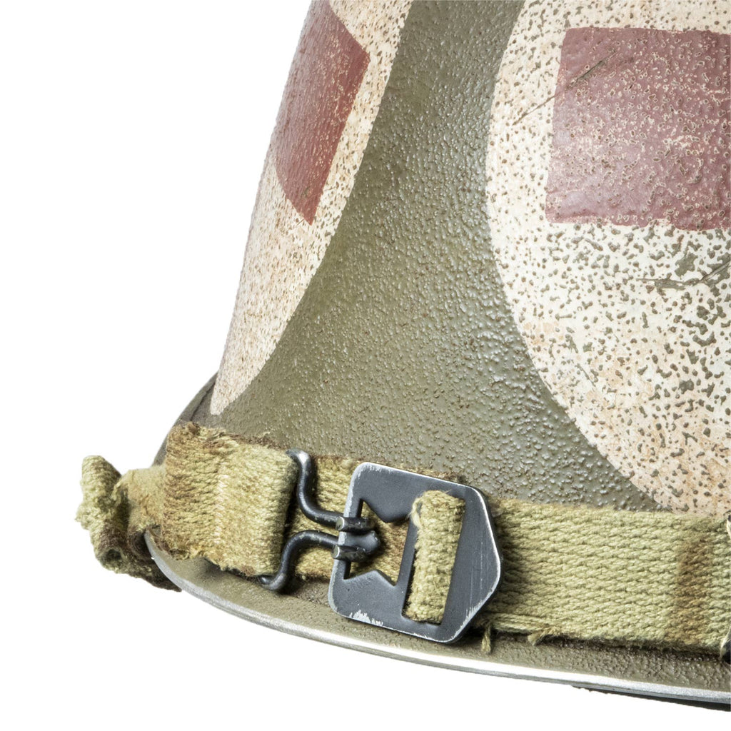 Casque Complet Combat Medic US M1 Battle Battered gros plan jugualire