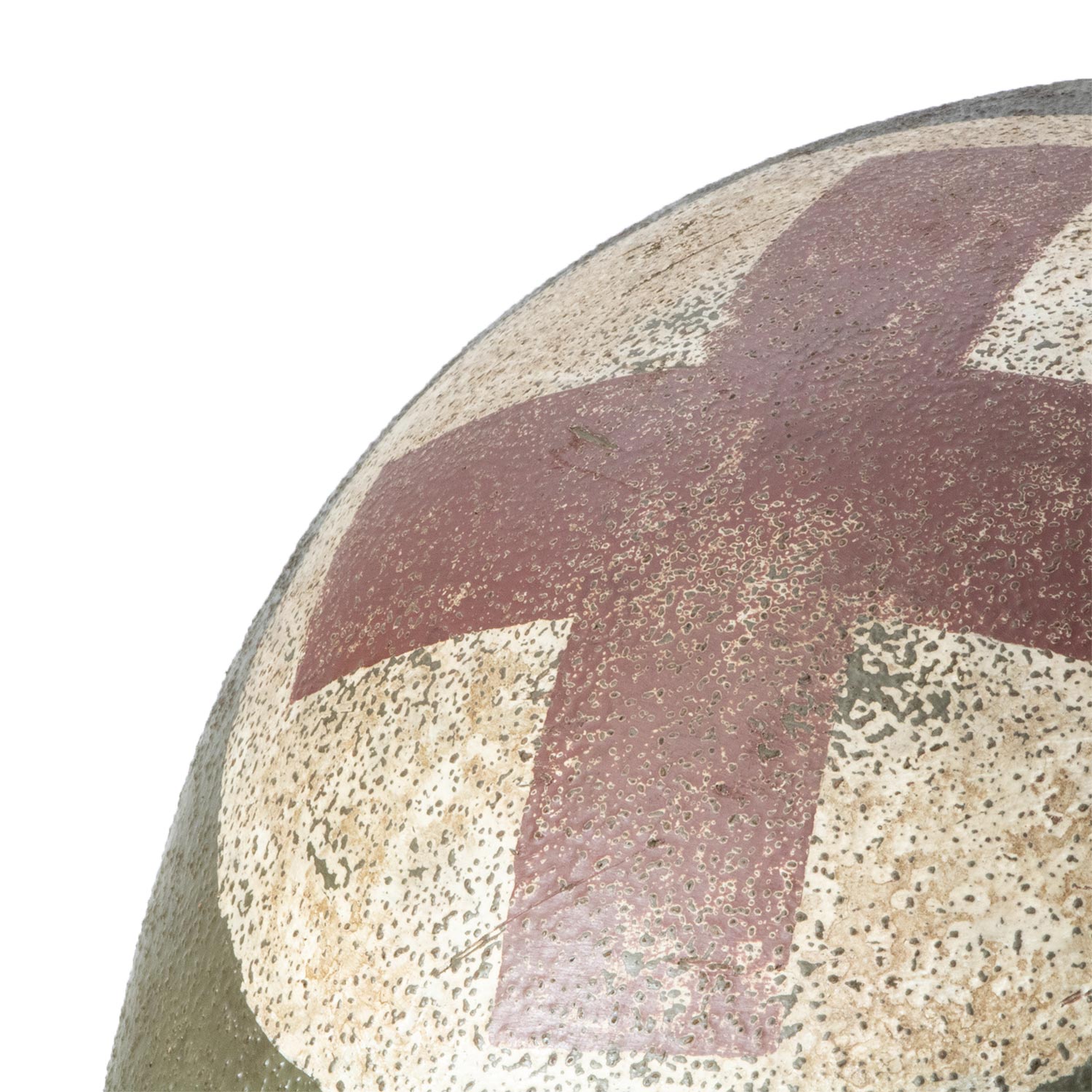 Casque Complet Combat Medic US M1 Battle Battered gros plan insigne