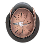 Vue intérieure du casque Allemand Stahlhelm M40 Battle Battered 2 ton Normandie
