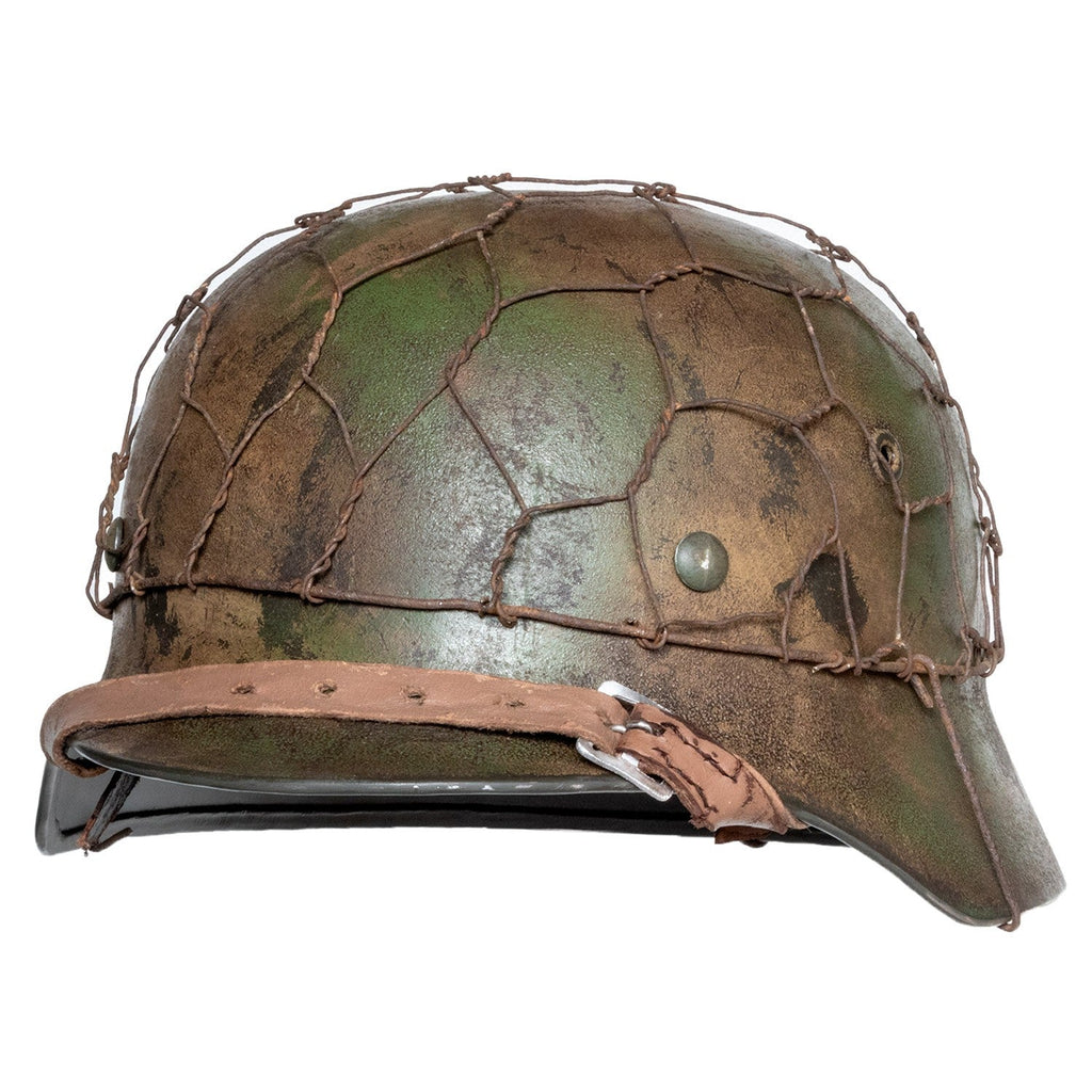 Vue 3/4 2 du casque Allemand Stahlhelm M40 Battle Battered 2 ton Normandie