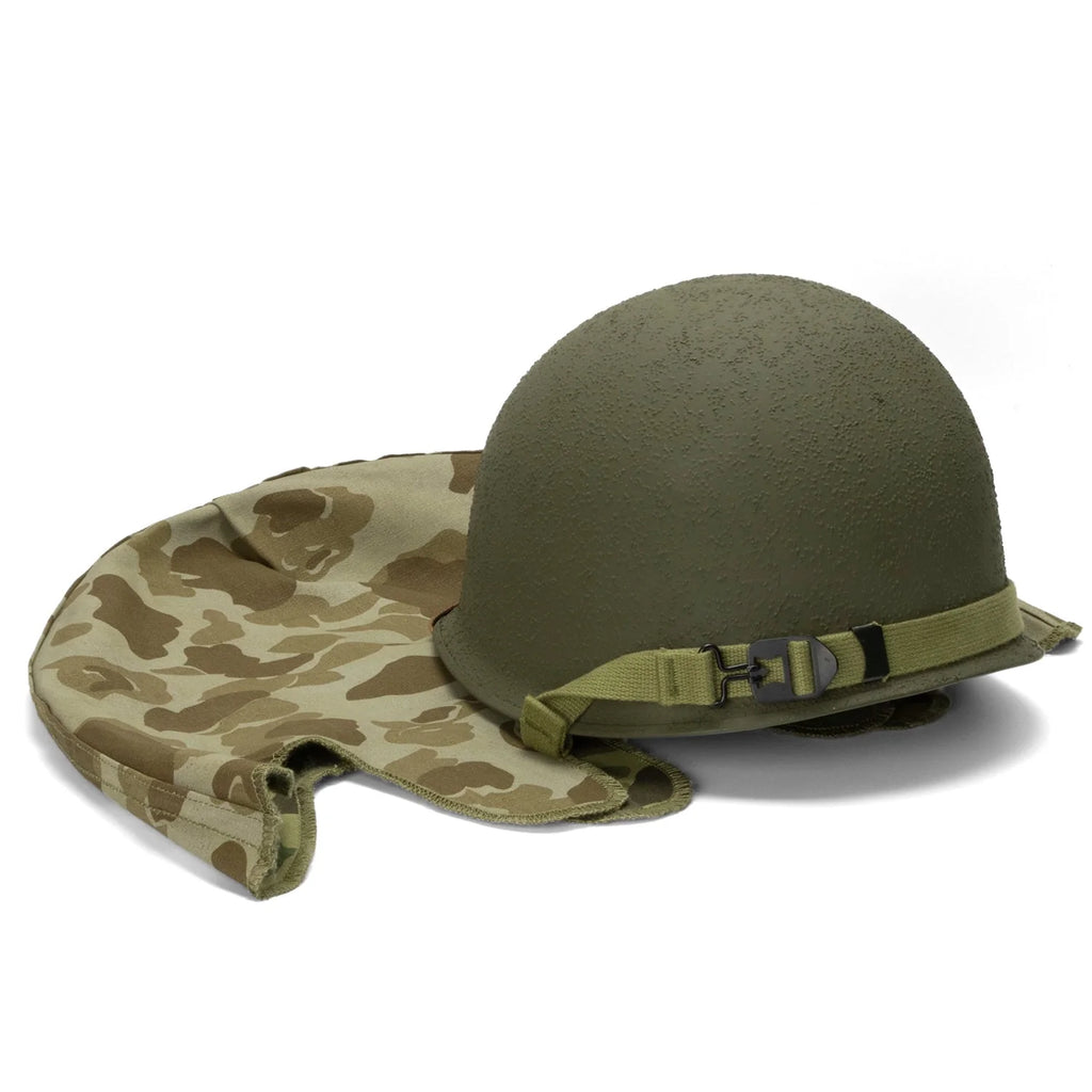 Casque Complet US M1 Pacifique avec couvre casque réversible vue posé au sol.