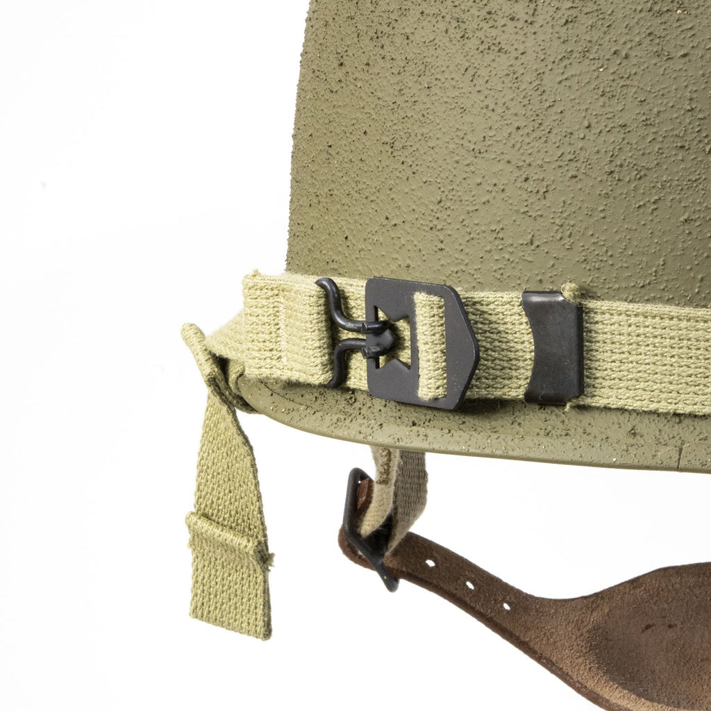 Casque Complet Parachutiste M2 gros plan de la jugulaire