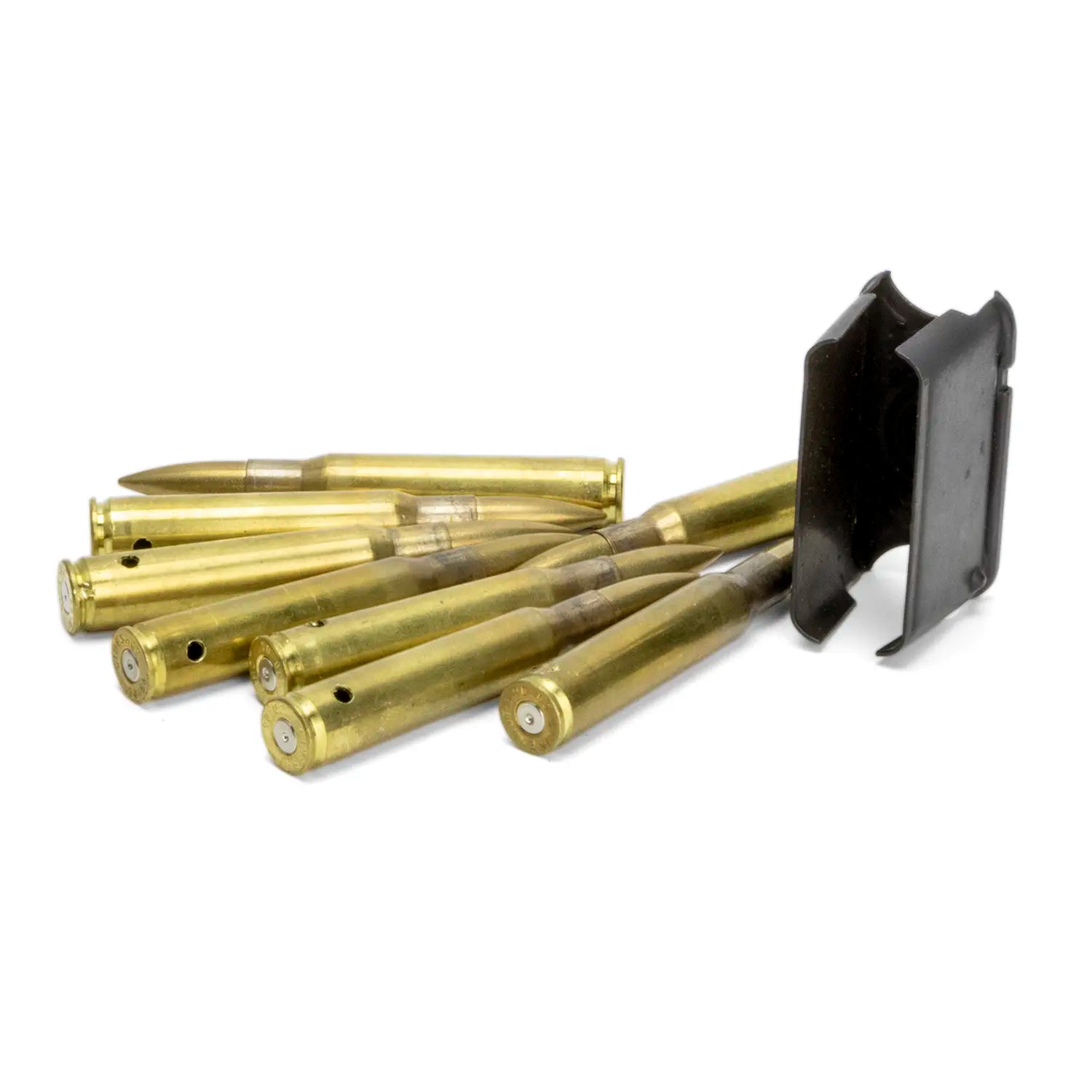 Clip de M1 Garand démonté avec ses cartouches percutées, vidées, et percées.