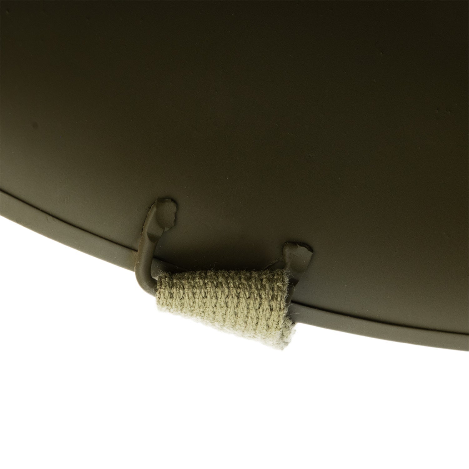 Coque de casque type US M1 en reproduction à pattes fixes vue du pontet fixe