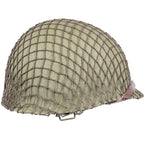 Filet Moyennes Mailles marron vue de profil sur un casque US M1.