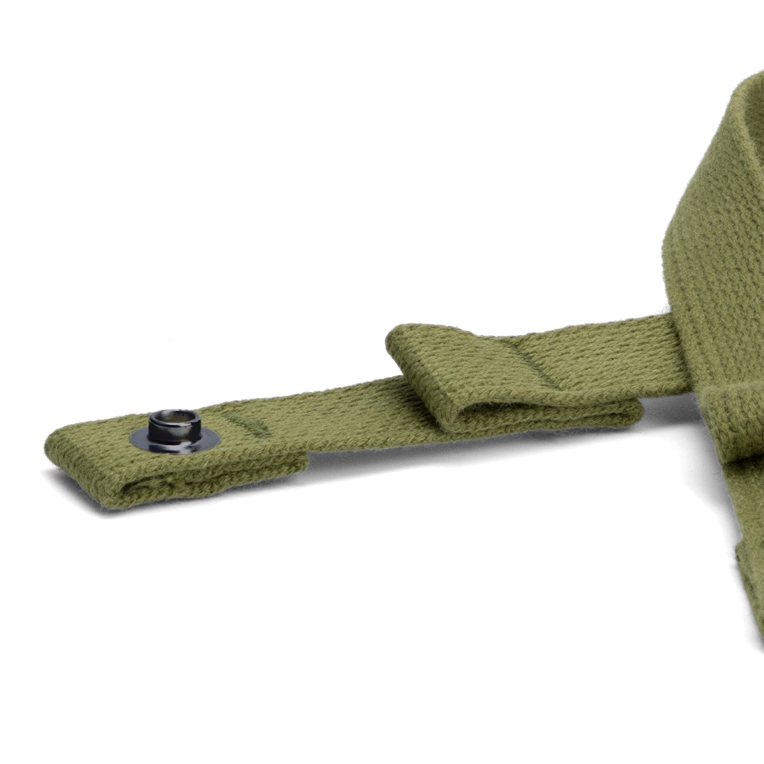 Jugulaire de casque US M1-C précousue vue en gros plan de la couture