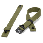 Jugulaire parachutiste M1C en toile olive résistante avec boucle métallique noire. Compatible avec les casques M1C WW2.