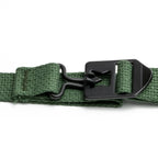 Jugulaire casque lourd US M1 type late war couleur OD#7 gros plan de la boucle et son crochet