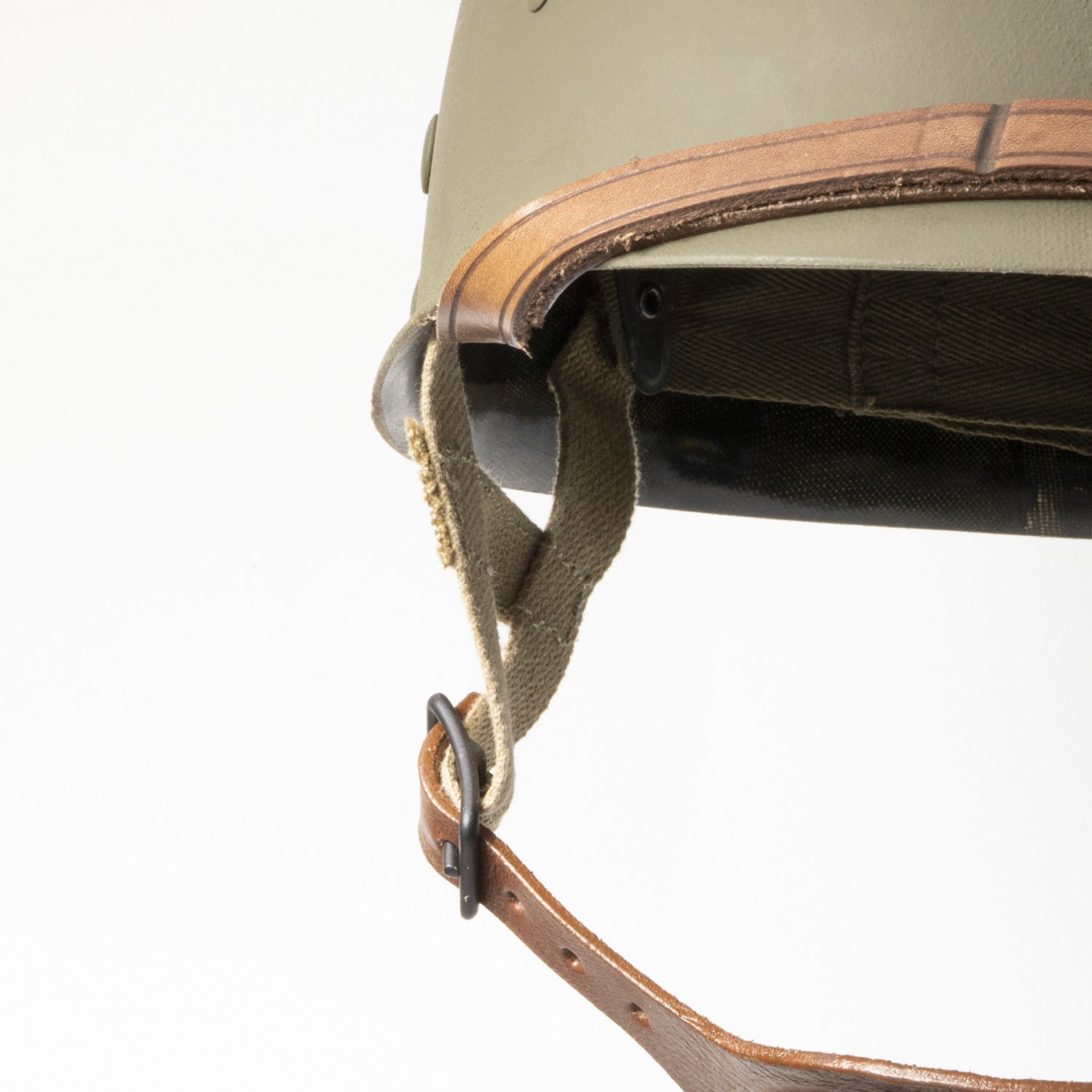 Sous casque fibre US M1 version parachutiste gros plan