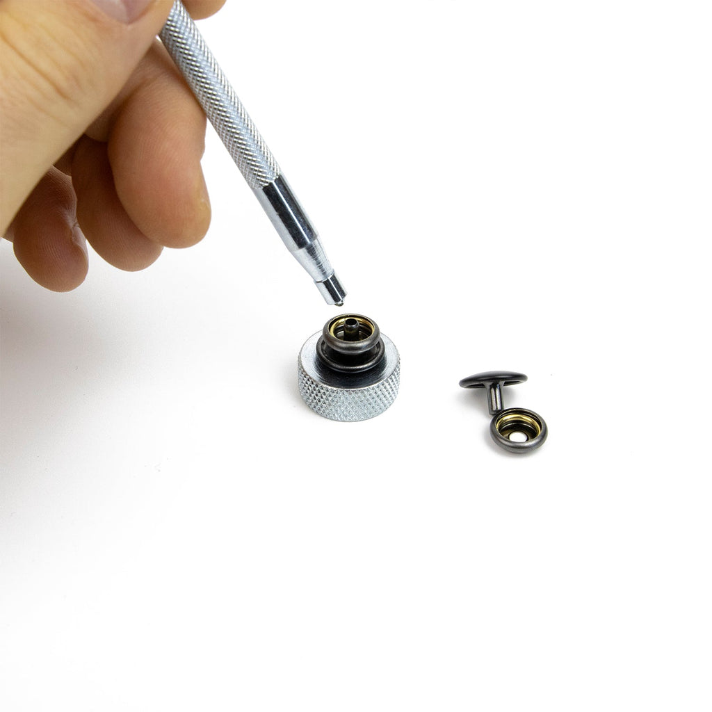 Liner Parachutiste US M1 Outil pour pose de boutons - pressions - Liner Parachutiste US M1 - Mon Casque M1