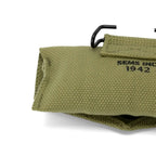 Pochette à pansement M-1924 portée au ceinturon gros plan du marquage arrière SEMS INC 1942