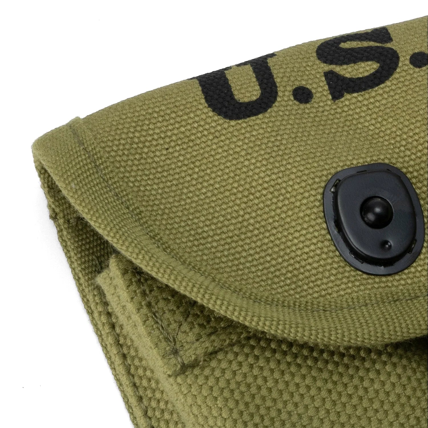 Porte chargeur carabine M1 en reproduction gros plan du bouton pression