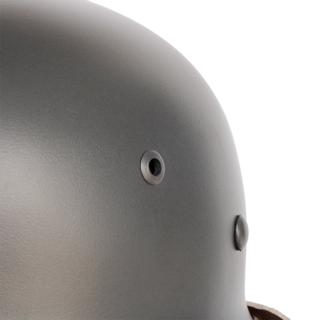 Casque Allemand M35 gros plan du rivet