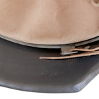 Gros plan du marquage latéral ET-68 du SH 42 ou Stahlhelm 42 de l'armée allemande