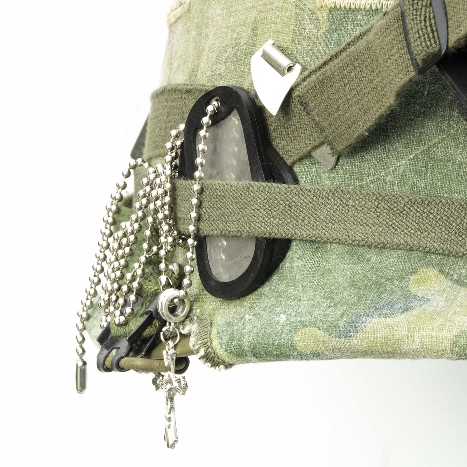 Casque Complet Vietnam Edition Limitée Mechanized gros plan sur les dog tags