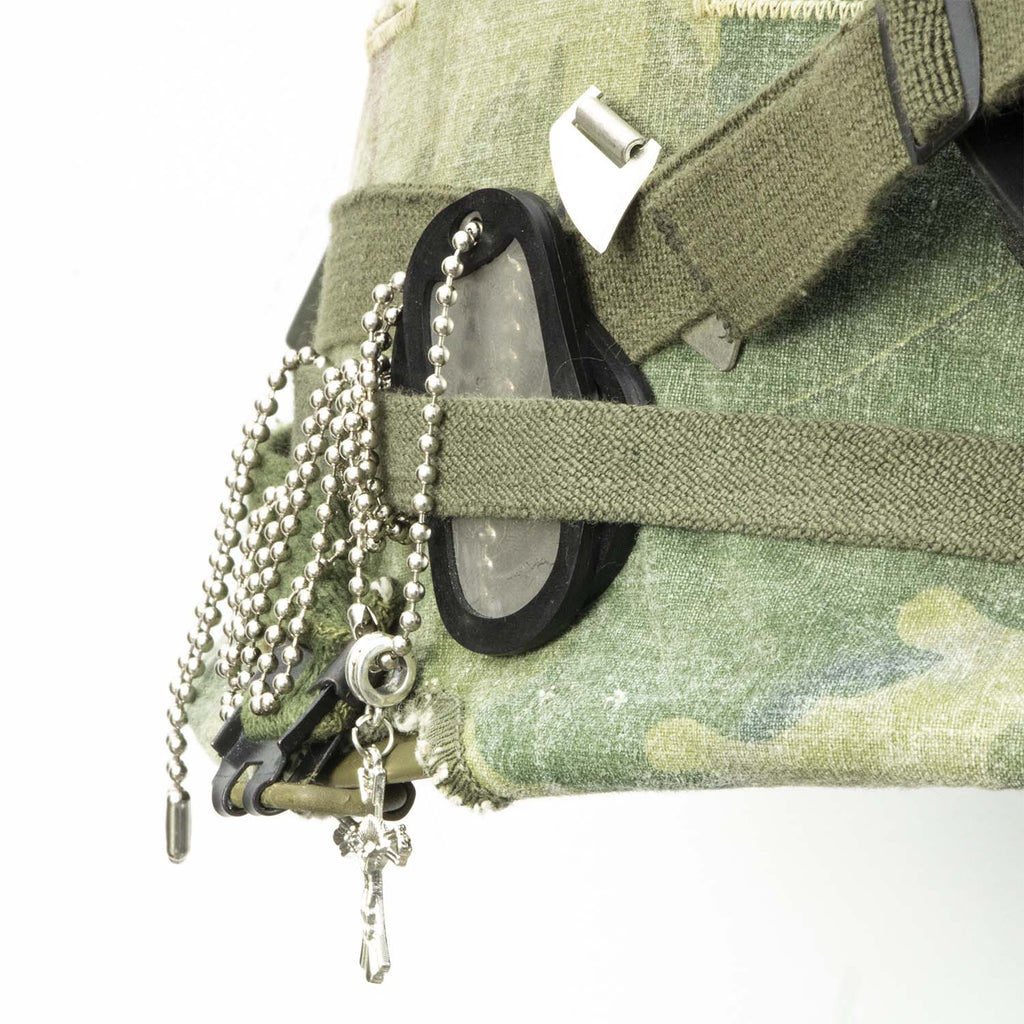 Casque Complet Vietnam Edition Limitée Mechanized gros plan des dog tags