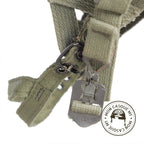 Casque Complet Parachutiste Vietnam vue des jugulaires de casque lourd