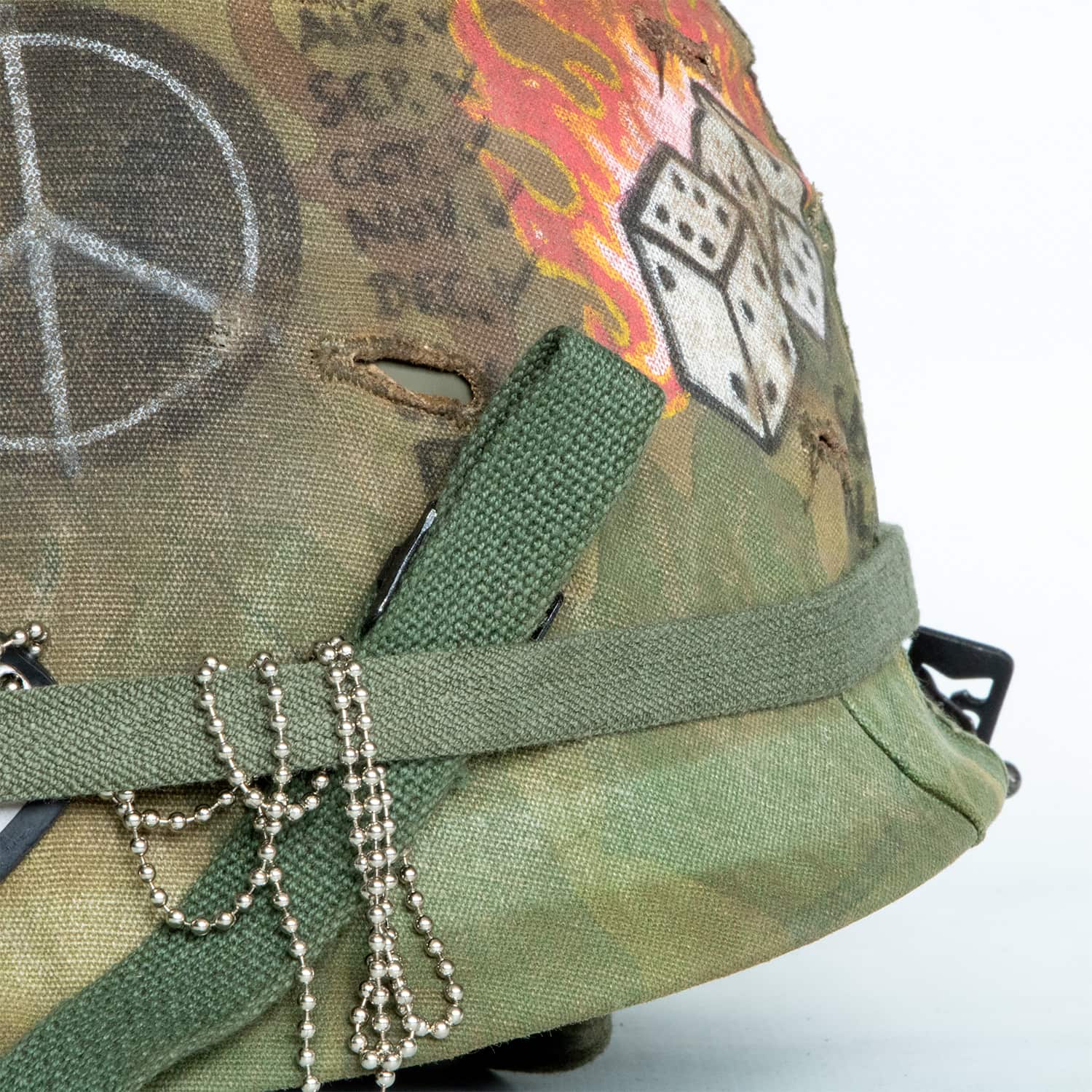 Casque Complet Vietnam The Artist II vue de la jugulaire de casque lourd