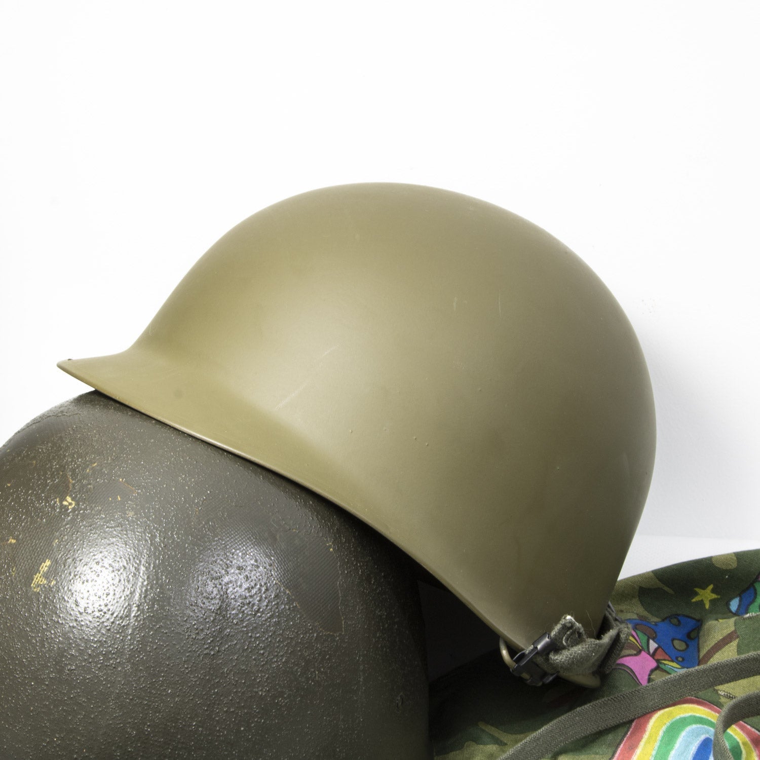 Casque Complet Vietnam The Hippie vue de la peinture du casque lourd