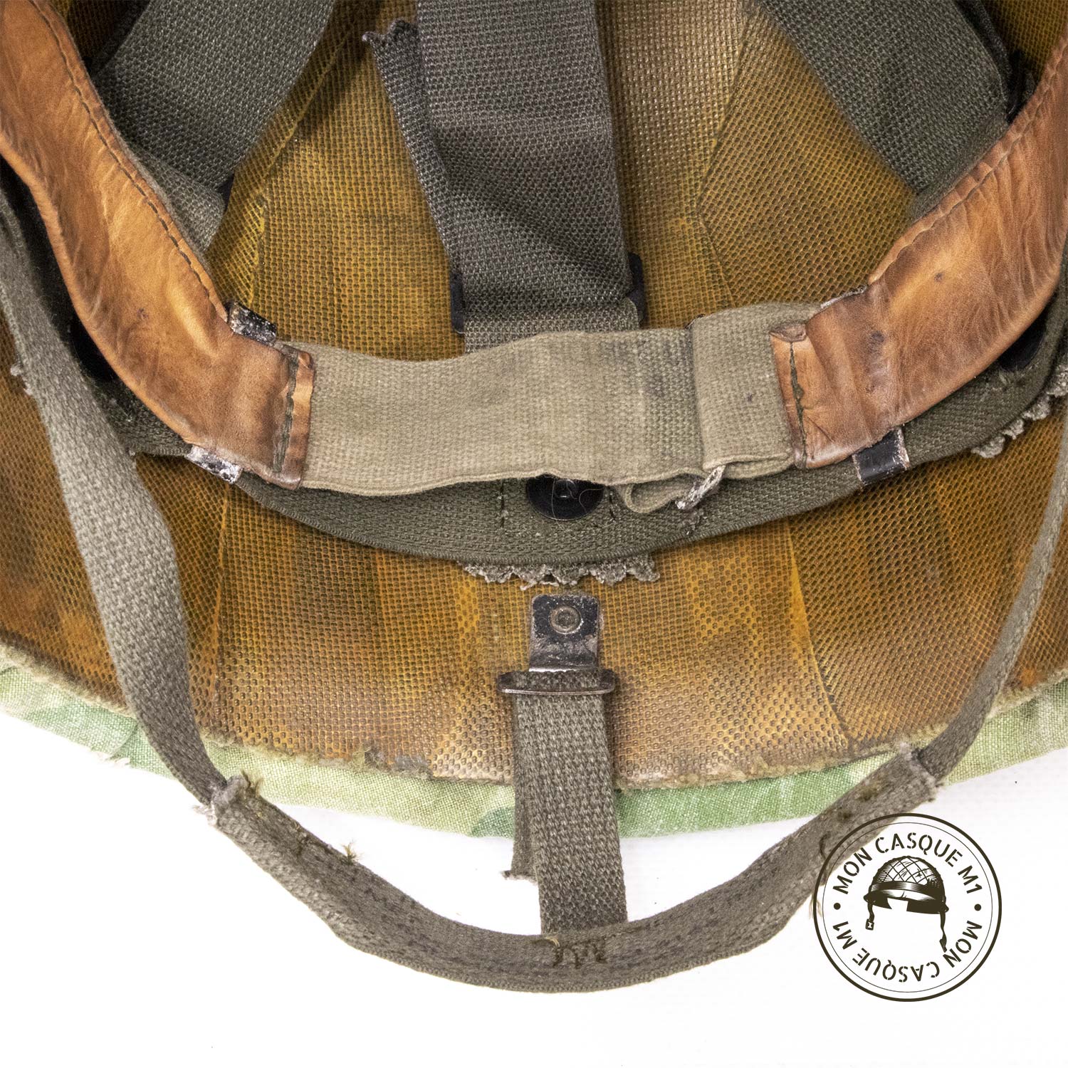 Casque US M1 Vietnam The Pacifist gros plan du marquage du headband